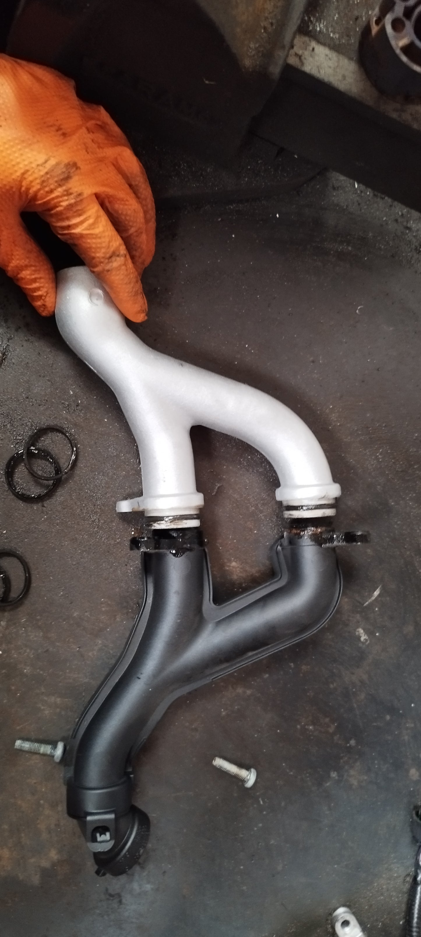 METAL COOLANT “Y” PIPE UPGRADE FOR 3.0 AND 5.0 JAGUAR LAND ROVER SUPERCHARGED ENGINE