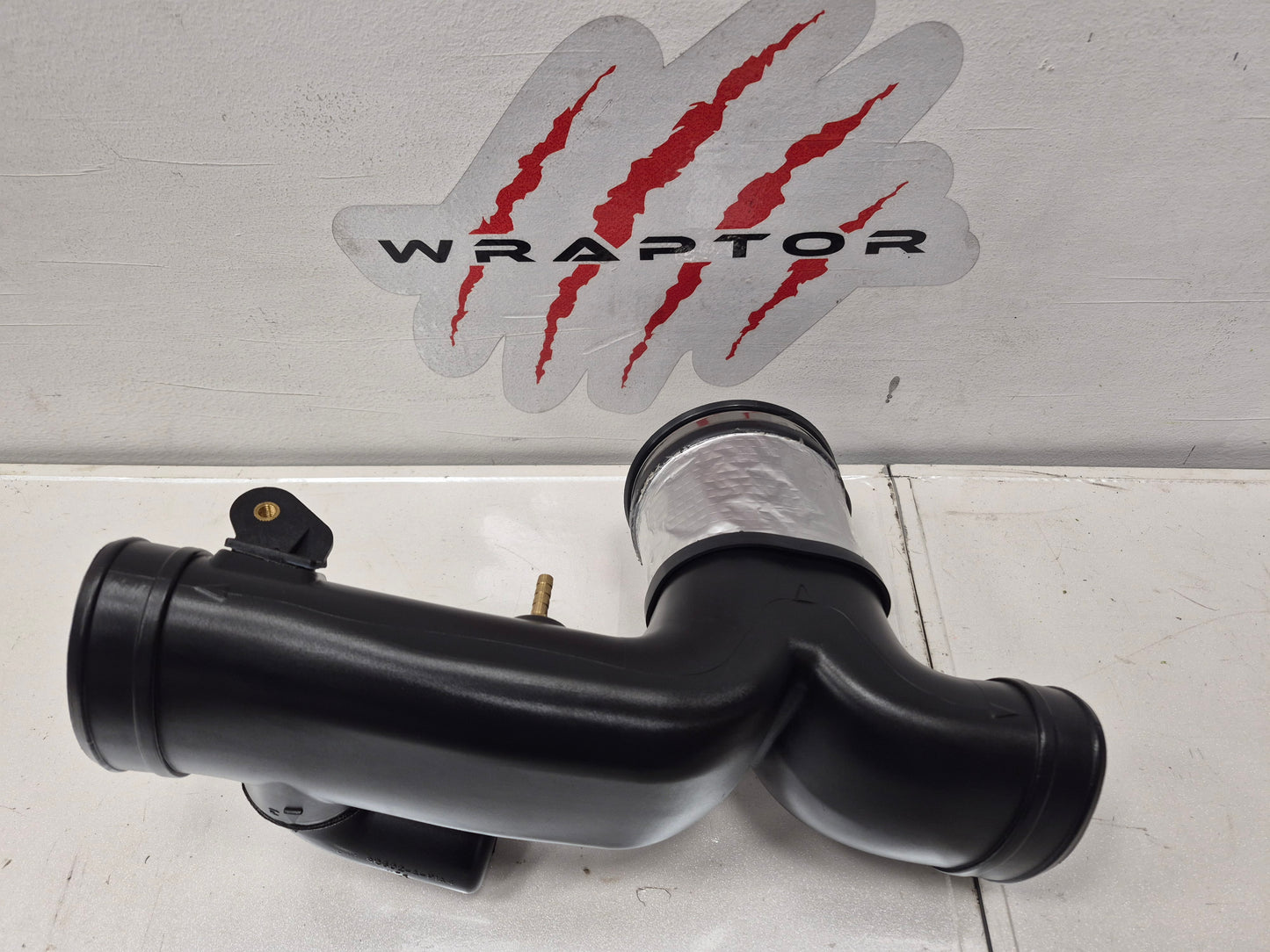 3.0 and 5.0 supercharged intake pipe T piece for x250 XF, XE & F-Type