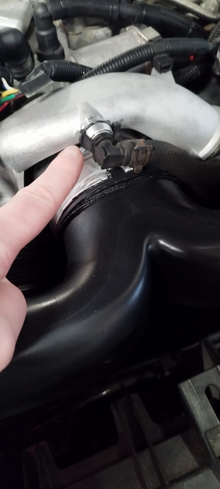 (Y-pipe upper connection blank)