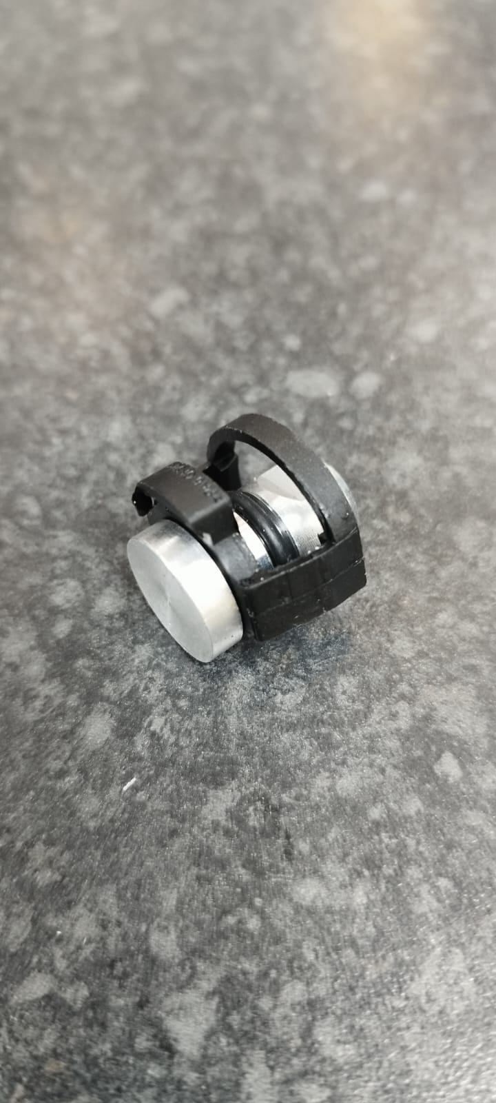 (Y-pipe upper connection blank)