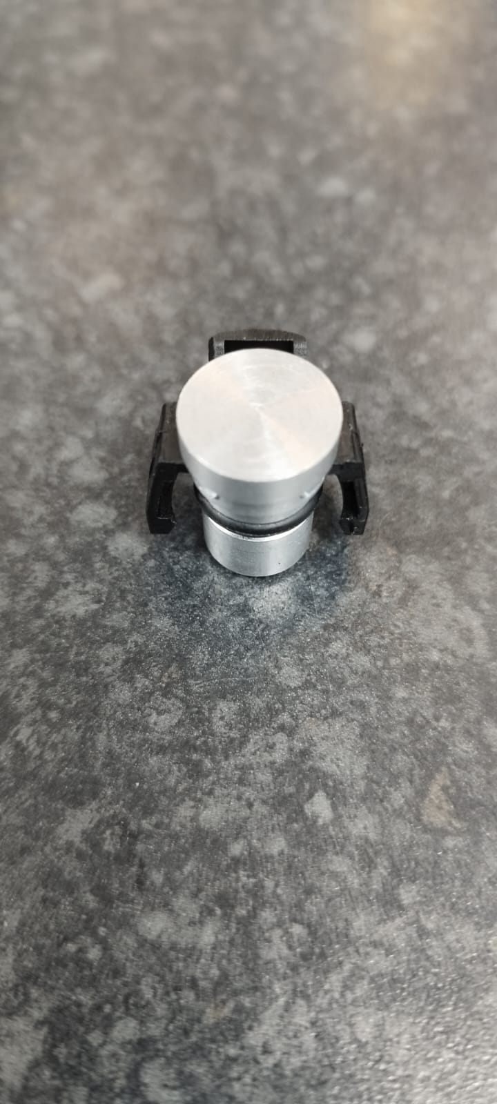 (Y-pipe upper connection blank)