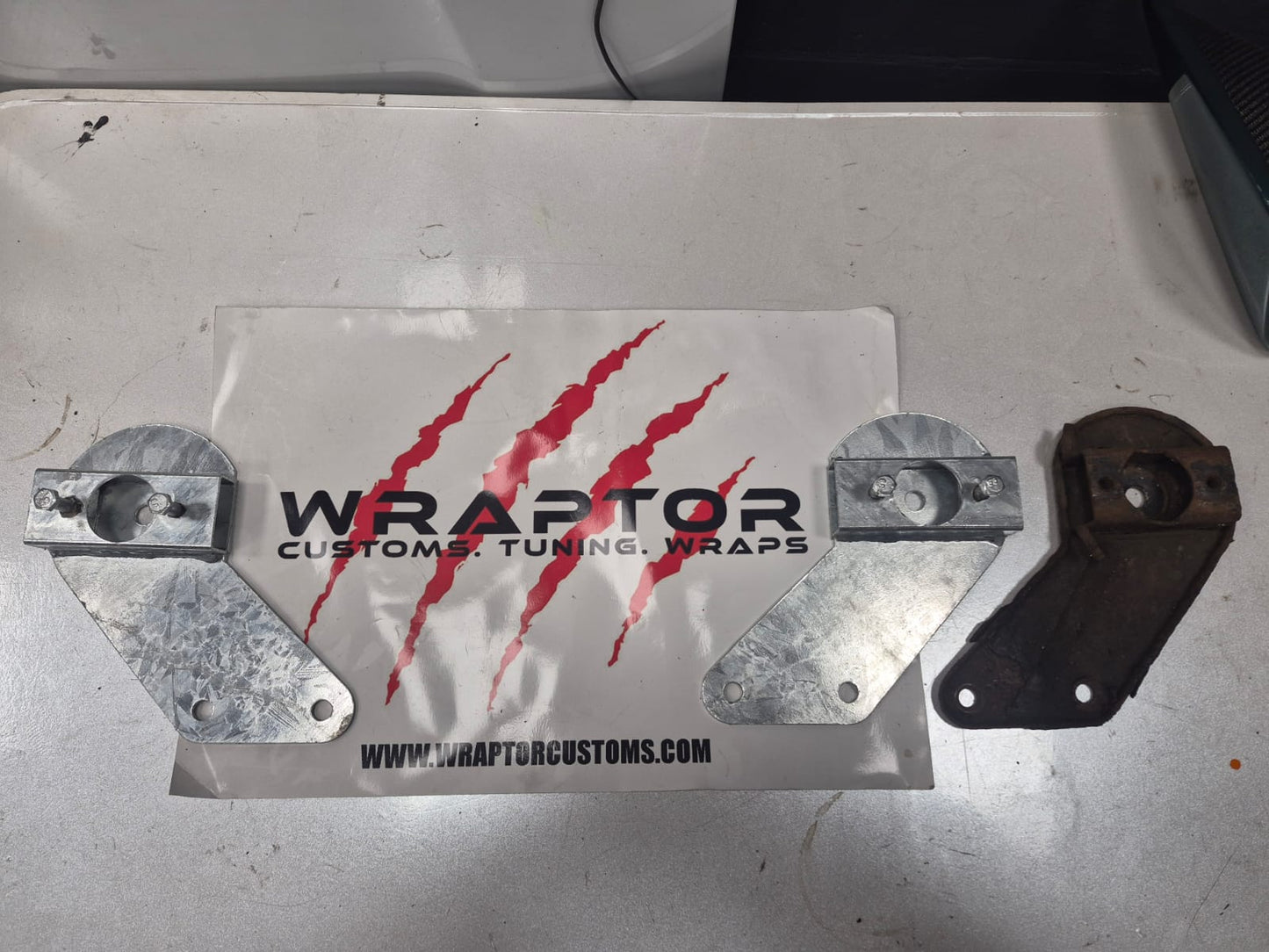 Crossbeam brace mounting brackets for Jaguar XF x250 saloon only (2007-2015 shape)