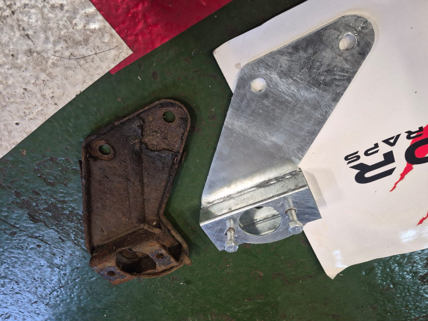 Crossbeam brace mounting brackets for Jaguar XF x250 saloon only (2007-2015 shape)