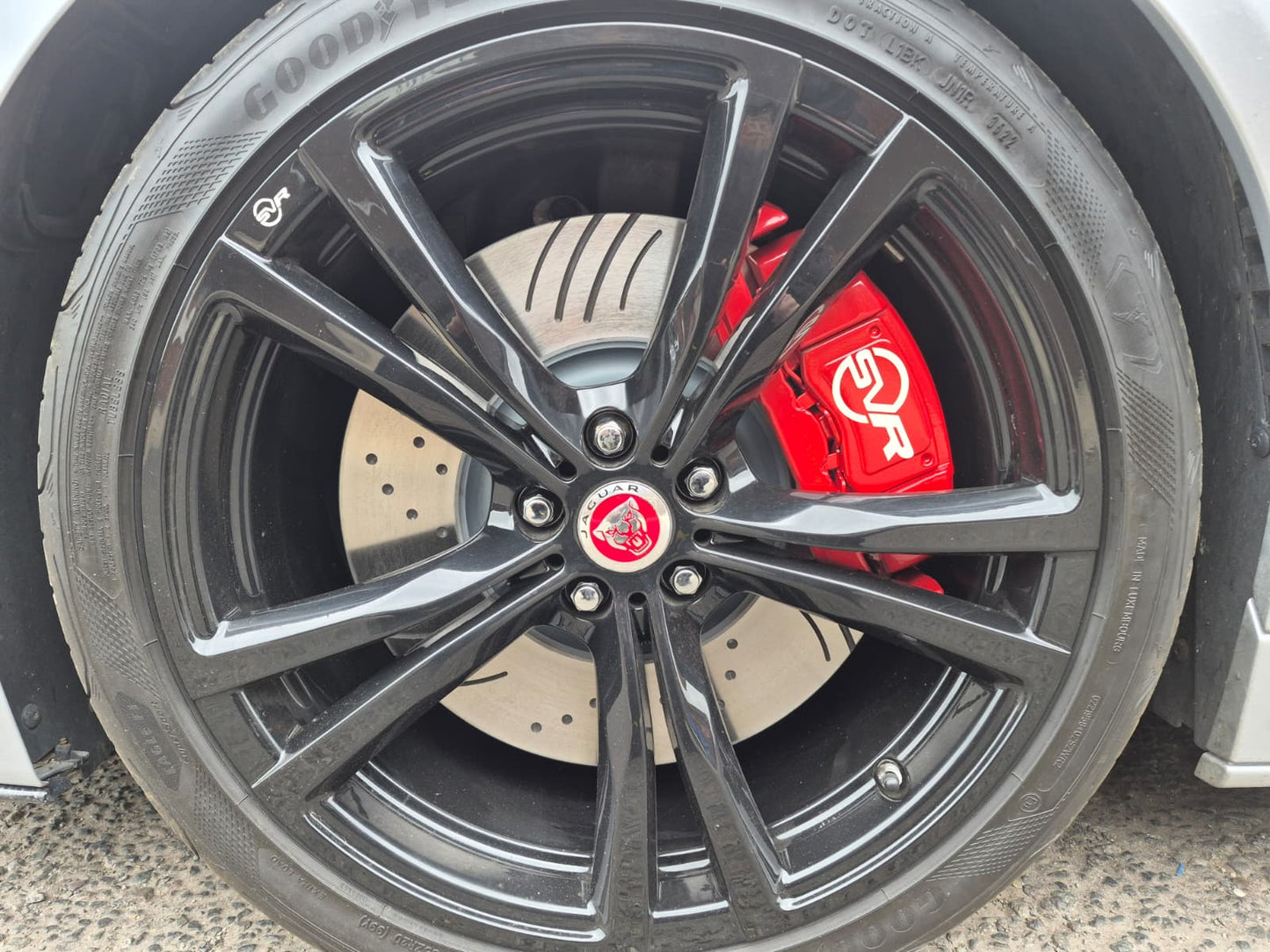 Wraptor uprated performance discs and pads brake kit